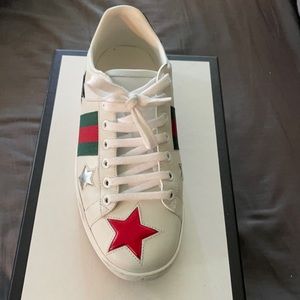 Gucci sneaker! Size 38!